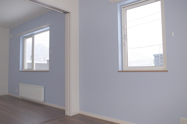 洋室： クロスでアクセント